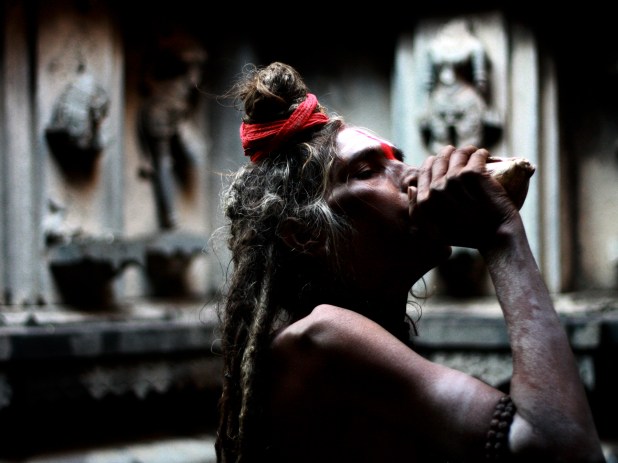 Sadhu-Dressed-as-Shiva